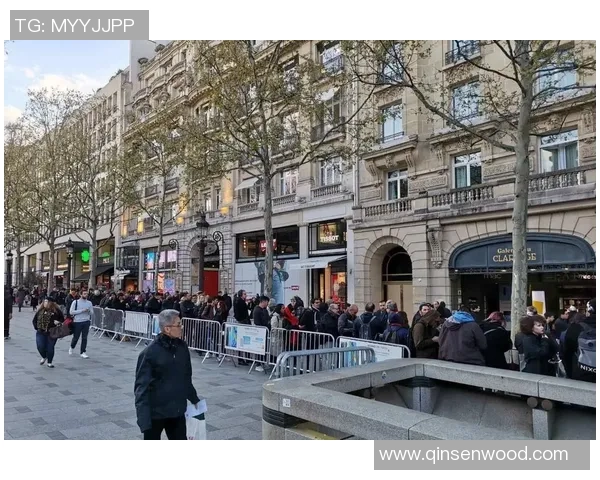法国网络足球明星联赛盛况空前球迷热情高涨共同见证精彩对决